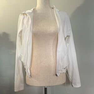 Lightweight hooded jacket